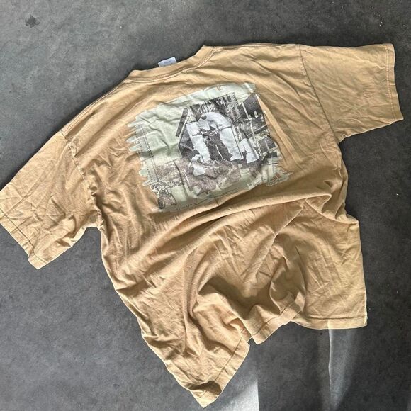 Adidas Men's Green and Gold T-shirt with nice fade and cool back design - Picture 3 of 3